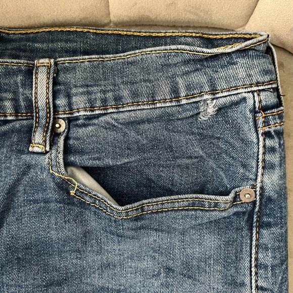 Levi Strauss Co . Medium/Light Wash Style Number 502 - Picture 3 of 7